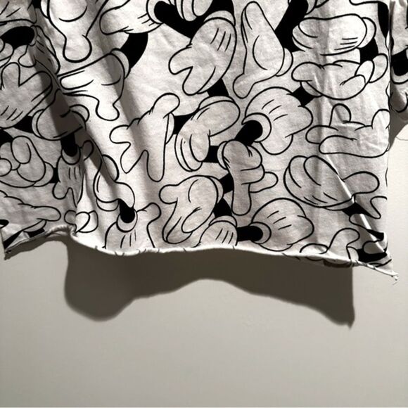 H&M x Disney Mickey Mouse Hands Cropped T-Shirt Size XS graphic cartoon anime - Picture 4 of 4